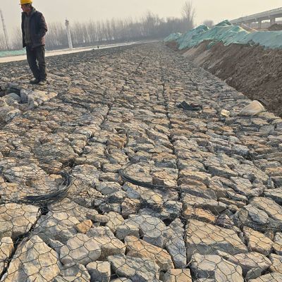 Customized Galvanized Rock Cage Retaining Wall Nets 1x1x2M Riverbank Erosion Protection