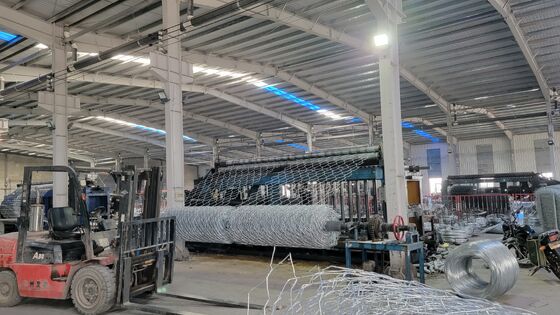 Galvanized Wire Gabion Retaining Wall Durable Three Twist Weaving Type 2.2mm Lacing Wire Strong Structure for Soil Stabilization